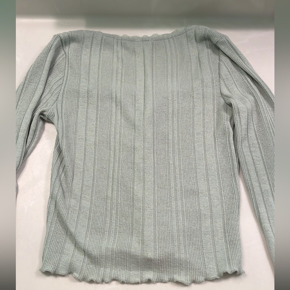 Vylette lightweight button up lettuce edge top. Size S. Color Light Green. - Picture 4 of 7